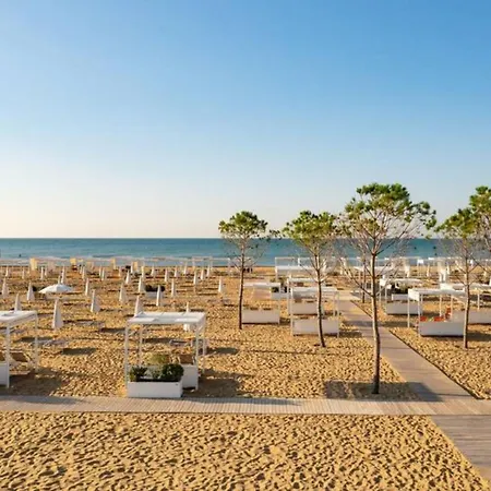 Apartman Sunny Beachfront With Pool And Bibione